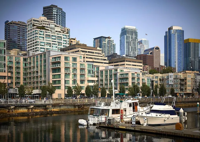 Hotels with pool Seattle Marriott Waterfront
