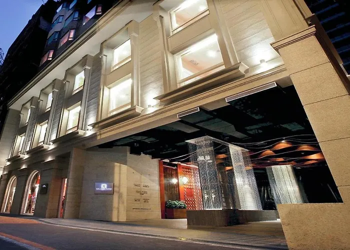 Hotels With Four Stars Luxe Manor