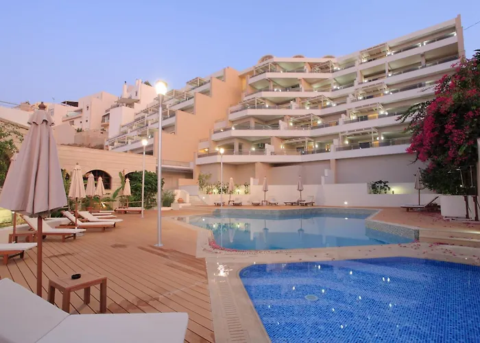 4 sterren hotel: Macaris Suites & Spa