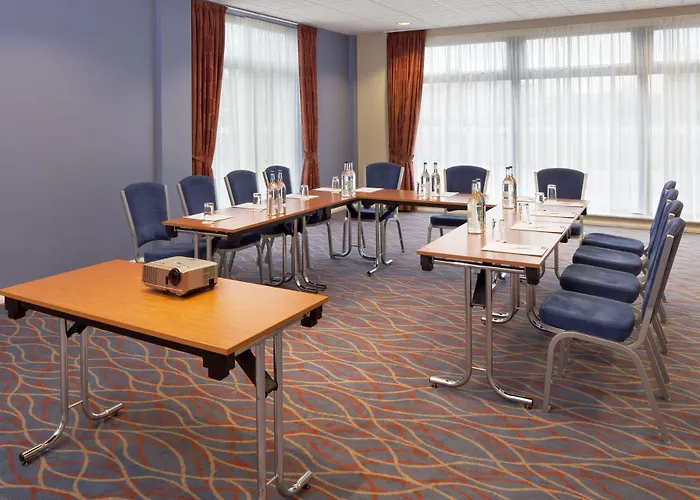 Cheap hotels Holiday Inn Express Leicester City By Ihg