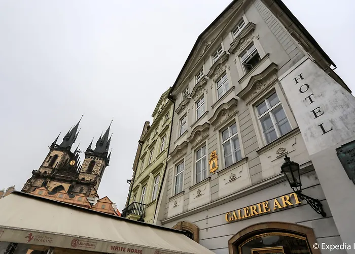 Old Town Square Residence By Emblem