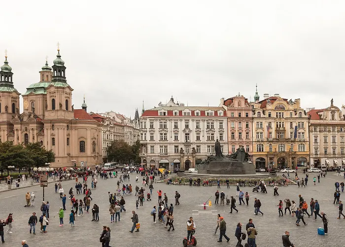 Old Town Square Residence By Emblem