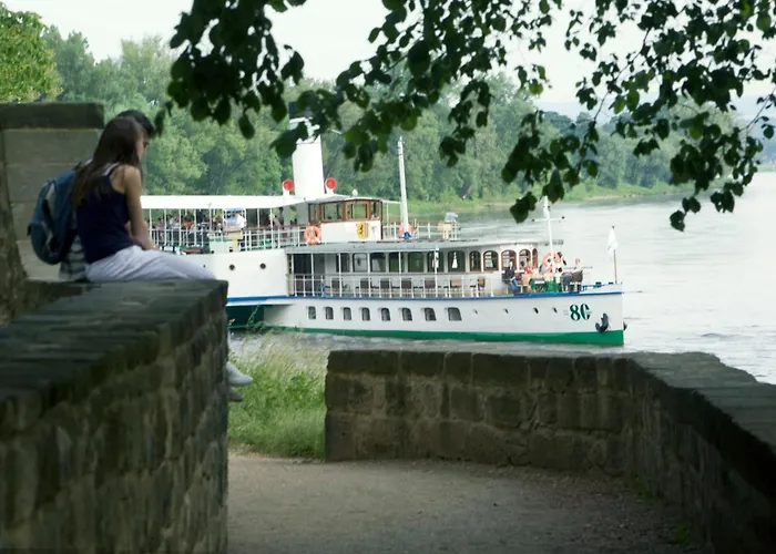 Ski Resorts Schloss Dresden Pillnitz