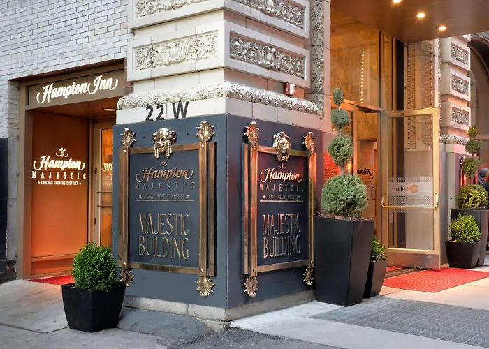 Dog friendly hotels Hampton Inn Majestic Chicago Theatre District