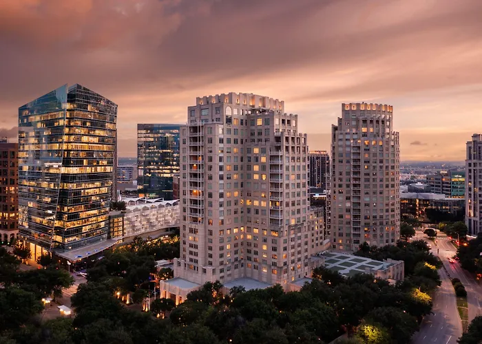 Ritz-Carlton, Dallas