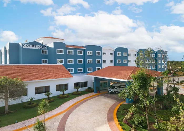  Courtyard By Marriott Cancun Airport