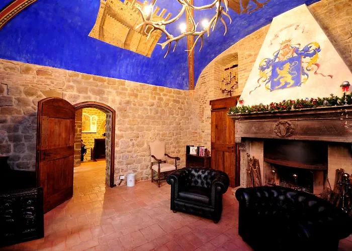 Hotel with pool: Castello Di Monterone