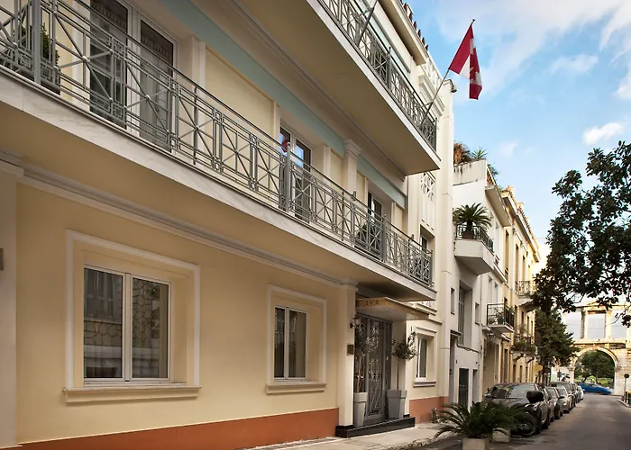 5 star hotel: Ava Hotel And Suites