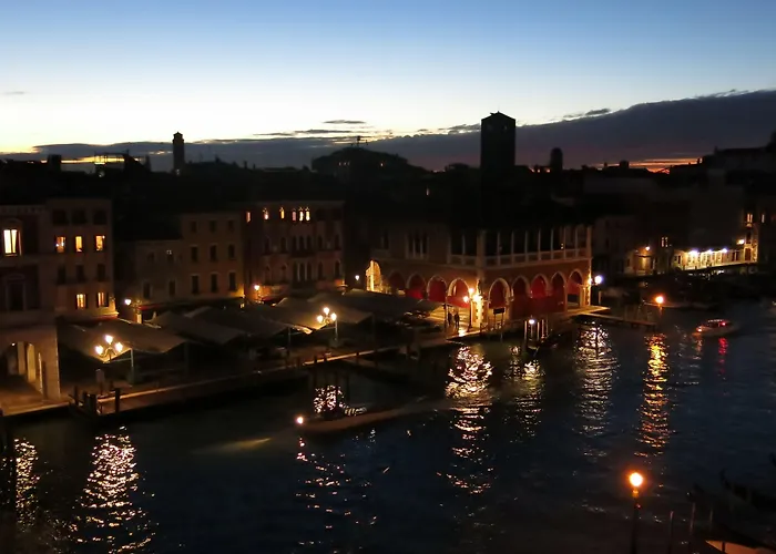 Resorts Guide Locanda Ai Santi Apostoli Sul Canal Grande - Ferretti s Collection