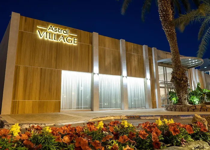 Centraal gelegen hotel: Astral Village Hotel
