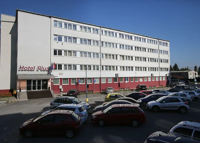 Hotel de 3 estrellas: Hotel Plus