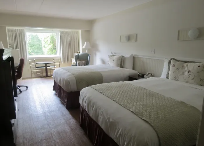 Hotel with Tennis: Shoreway Acres Inn & Cape Cod Lodging