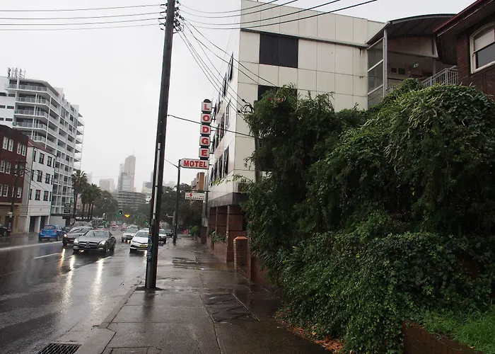 Edgecliff Lodge Motel