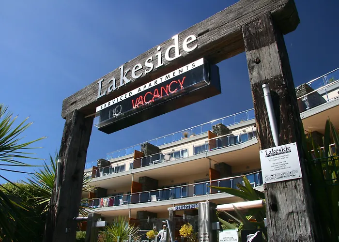 Lakeside Apartments
