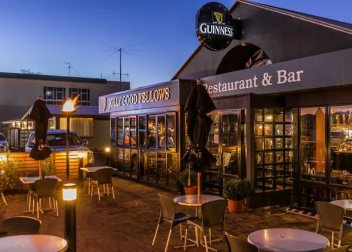 Resort: Twin Peaks Lakeside Inn