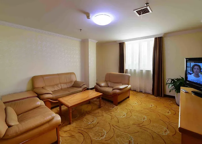 The Shenzhen Overseas Chinese Hotel, Luohu Railway Station