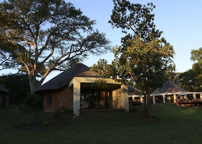 Private Villa: Lilayi Lodge