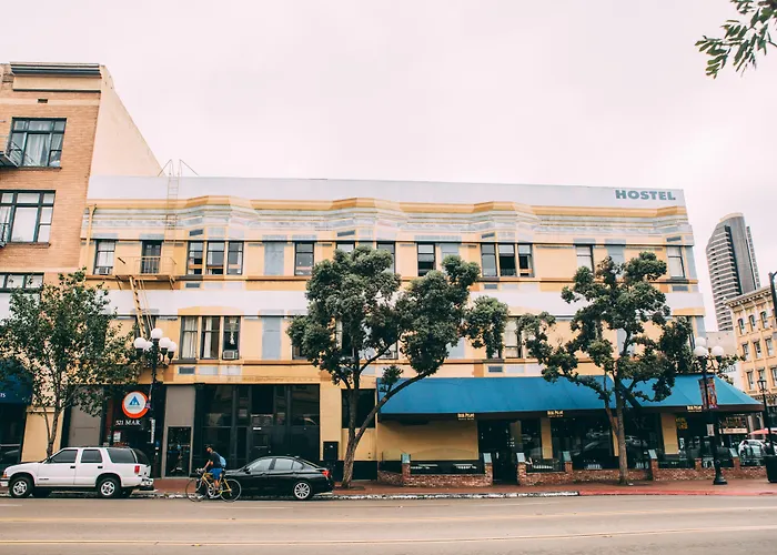 Hi San Diego Downtown