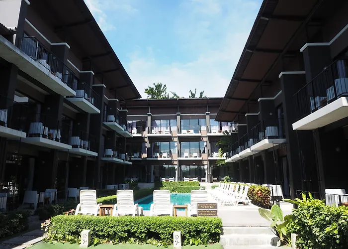 Resort: La Lune Beach Resort