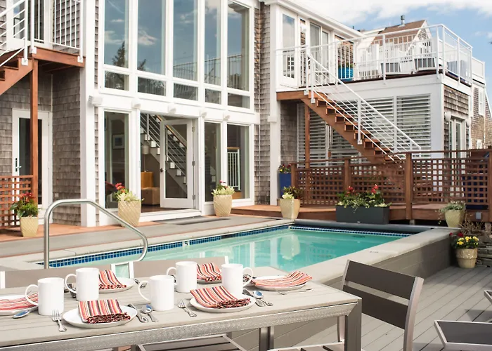 8 Dyer Hotel