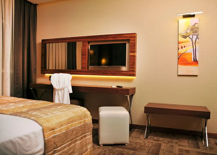 Avin Hotel