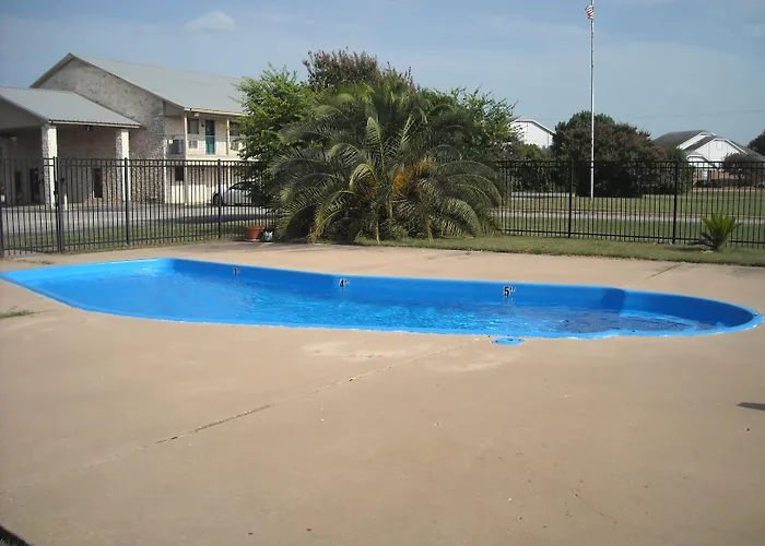 Bastrop Inn