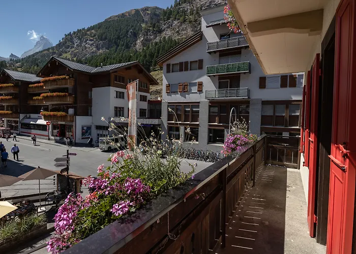 Hotel with view: Hotel Bahnhof