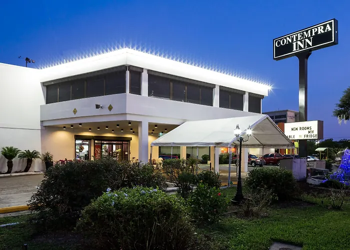 Motel: Contempra Inn