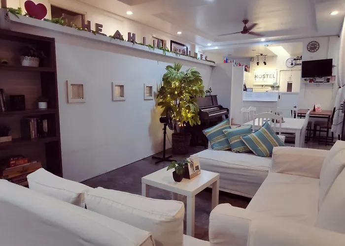 The Hostels Crossroads Manila