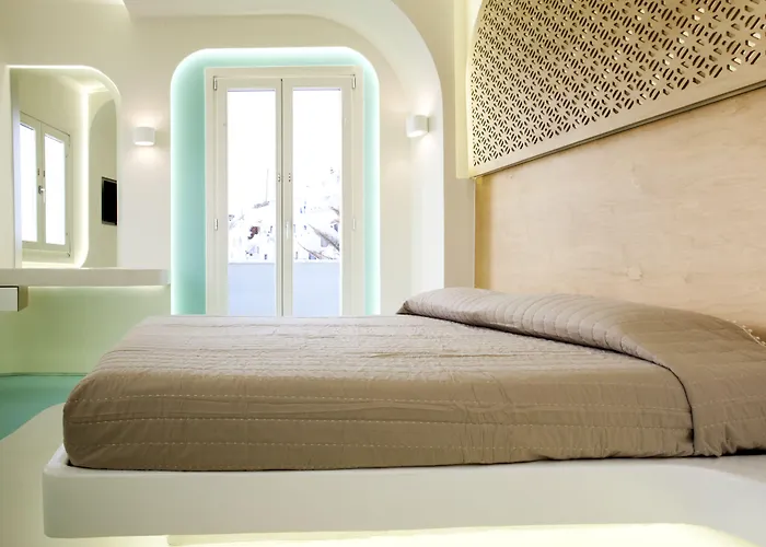 Сity center hotels Andronikos Santorini