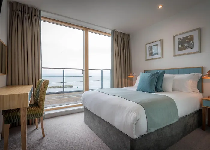 Jacuzzi hotel: Talbot Suites At Stonebridge