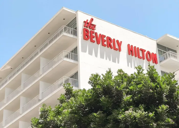 Golf hotel: The Beverly Hilton