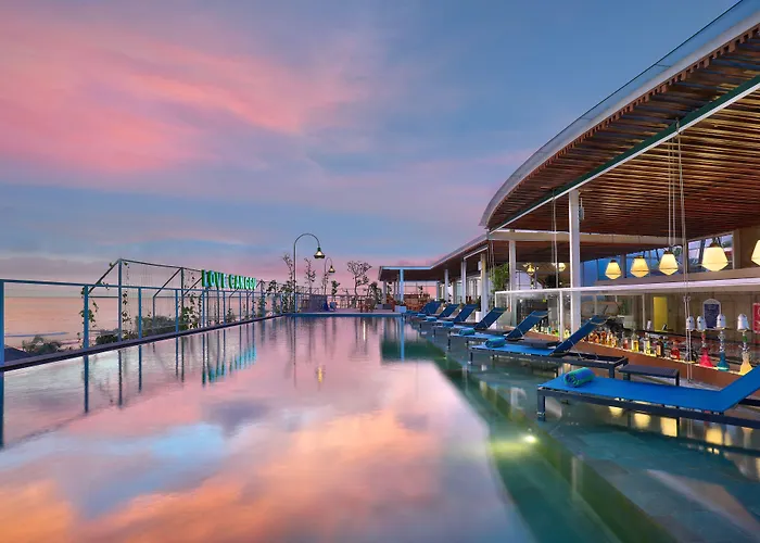 Hotel con piscina: Aston Canggu Beach Resort