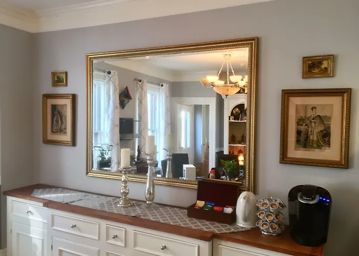 Queen Vic Guest House (Adults Only)