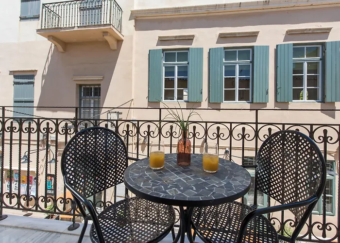 Minaret Suites And Apartments