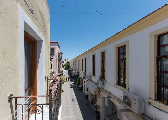 Minaret Suites And Apartments