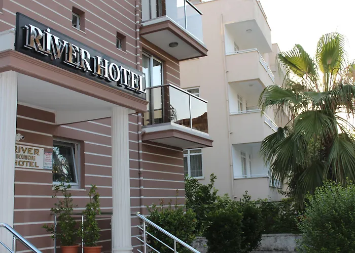 3-Sterne-Hotel: River Hotel