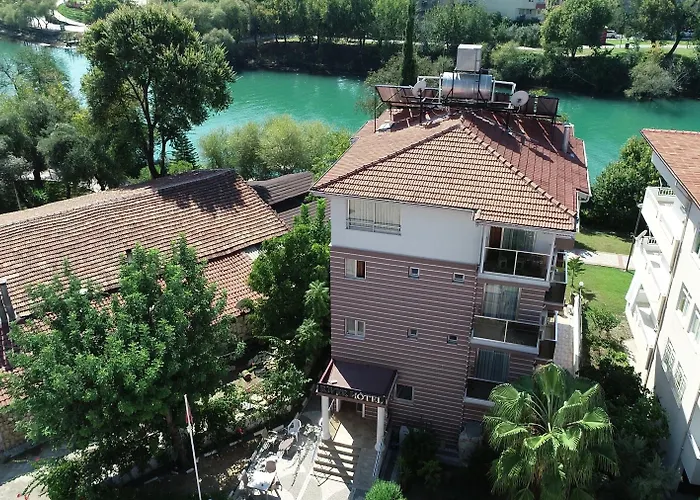3-Sterne-Hotel: River Hotel