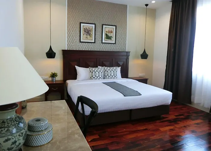 Bloom Boutique Hotel & Cafe