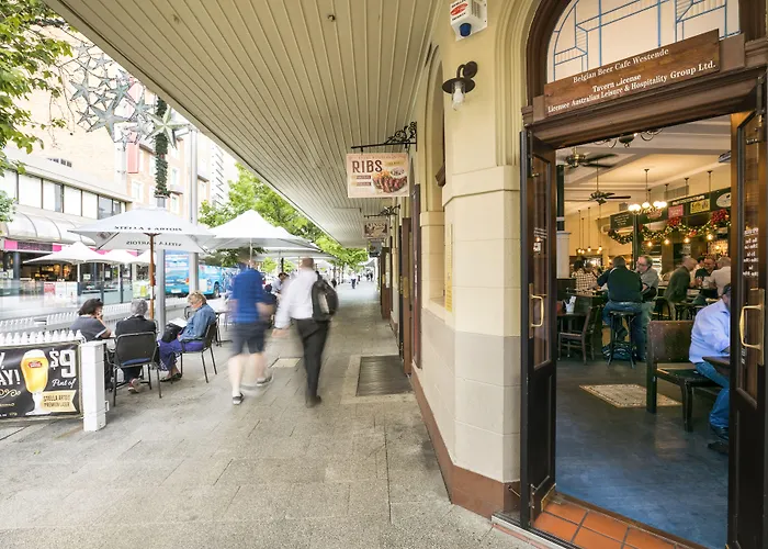Family Hotel: Nightcap At Belgian Beer Cafe