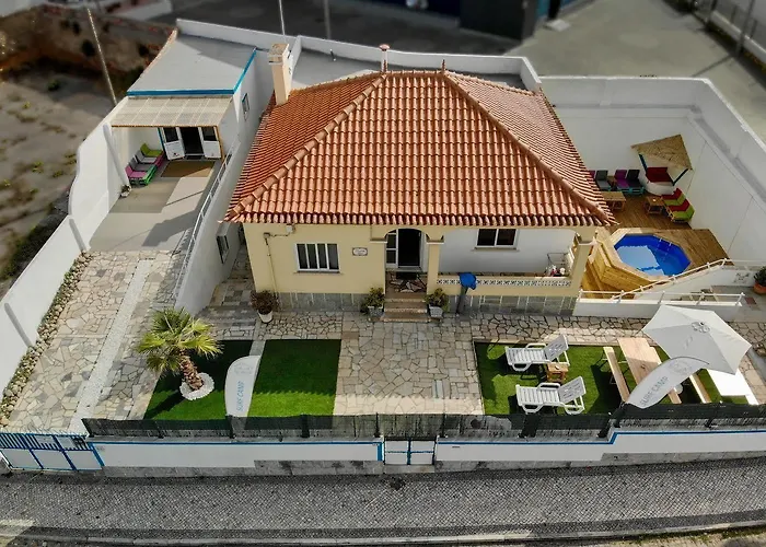 Hotel perto da faculdade: Surfer'S Den Ericeira