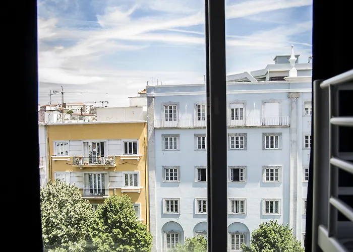 Avenue & Suites