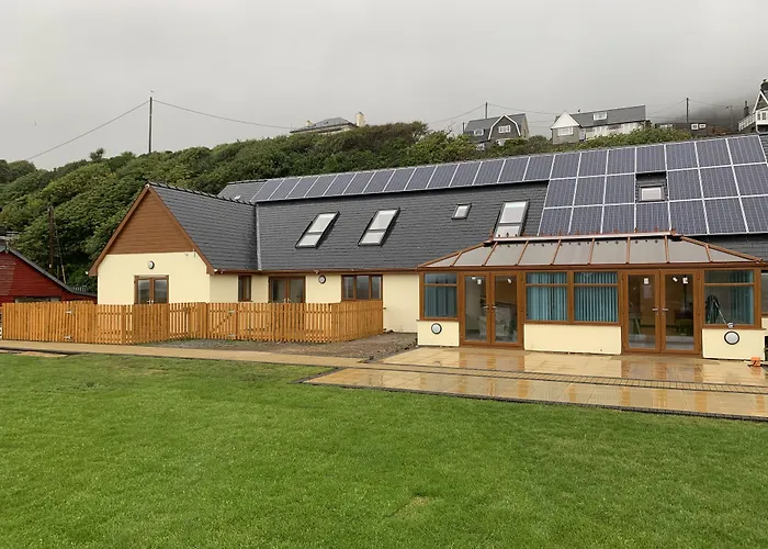 Dog friendly hotels Barmouth Beach Club