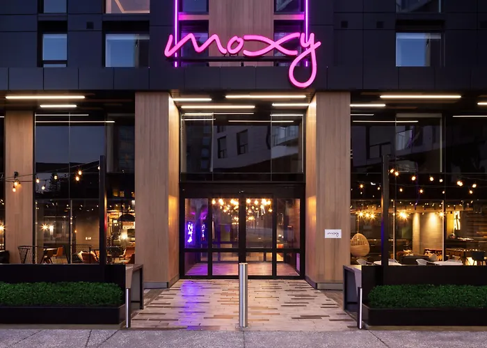Moxy Downtown
