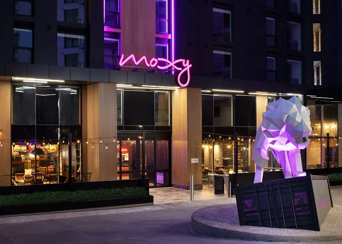 Moxy Downtown