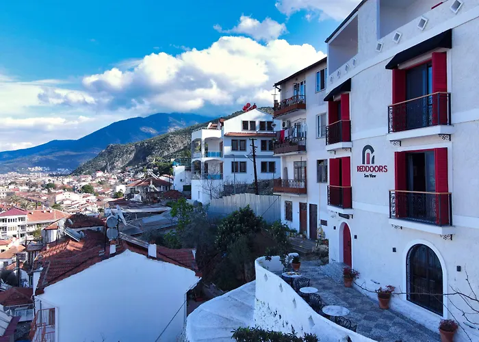 Reddoors Suites Sea View