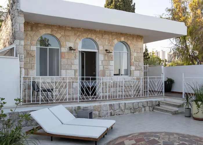  Khan Ein Karem Boutique