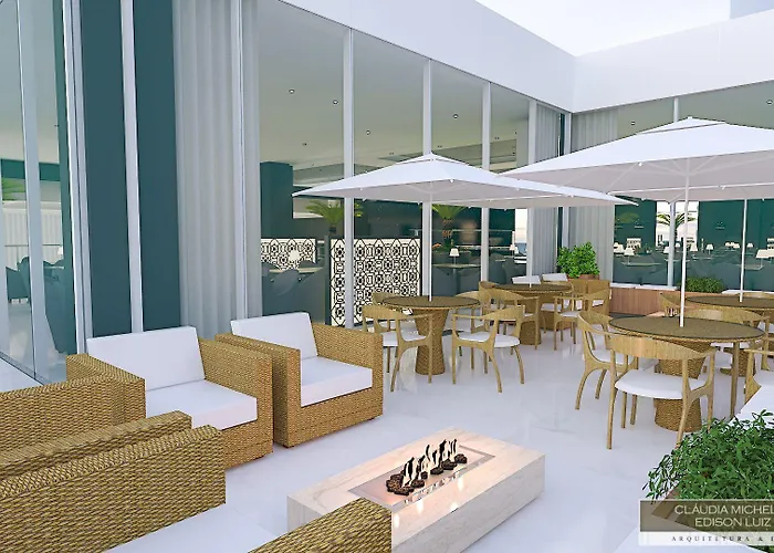 White Plaza Hotel