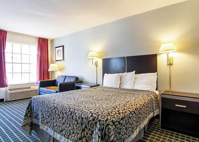 Days Inn By Wyndham Market Center Love Field