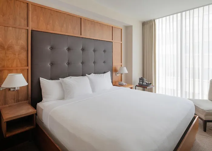 Pet Friendly hotel: Portland Harbor Hotel